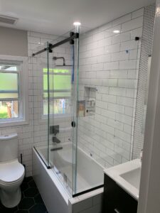 Corner Bathtub Enclousure with Serenity Sliding Door